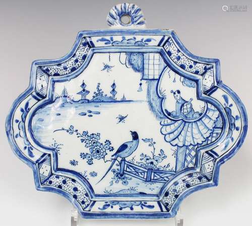 Een Delfste blauw wit aardewerk plaquette