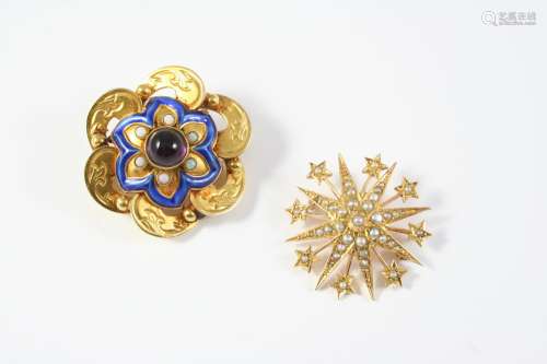 A VICTORIAN GOLD AND GEM SET BROOCH the engraved gold mount ...
