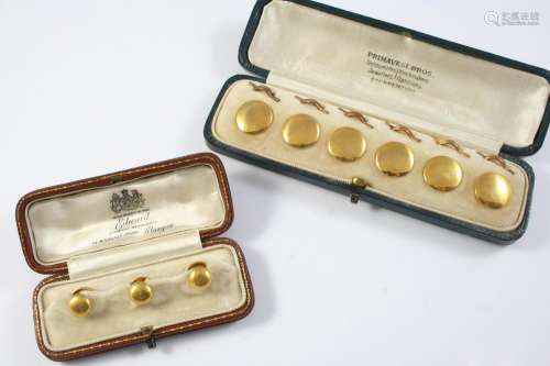 A CASED SET OF SIX 9CT GOLD DRESS BUTTONS of circular plain ...