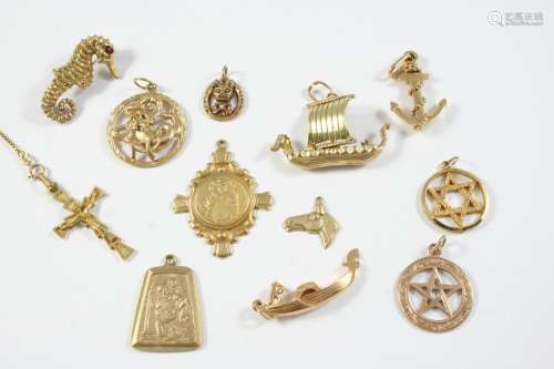 A QUANTITY OF GOLD JEWELLERY including a 9ct gold cruciform ...