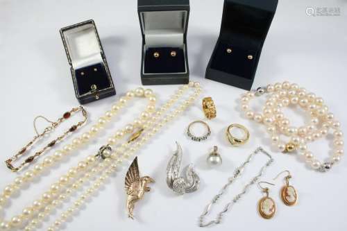 A QUANTITY OF JEWELLERY including three cultured pearl brace...