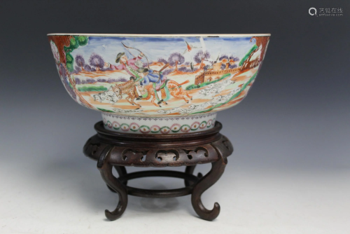 Chinese Export Porcelain Punch Bowl with Hunting Scene