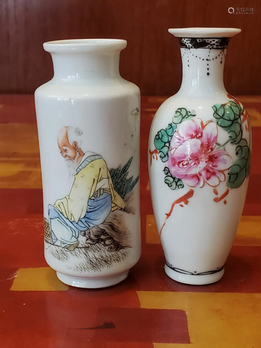 Two Chinese porcelain vases.