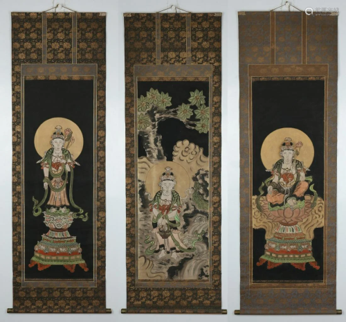 A Set of Three Qing Dynasty Guanyin Silk Vertical Axis