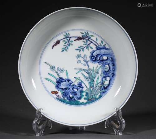 A QING DYNASTY CALSHING COLOR FLOWER PLATE