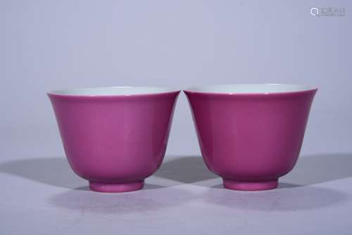 A PAIR OF QING DYNASTY CARMINE COLOR CUPS