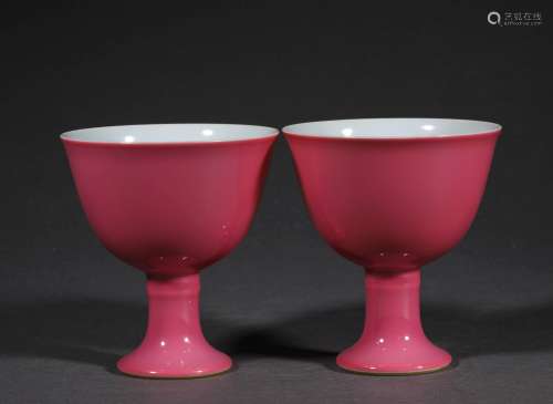 A PAIR OF QING DYNASTY CARMINE COLOR GOBLETS