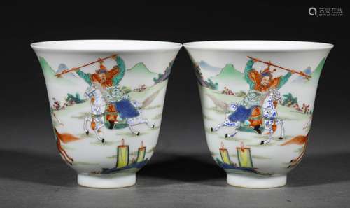 A PAIR OF QING DYNASTY FAMILLE ROSE GENERAL CUPS