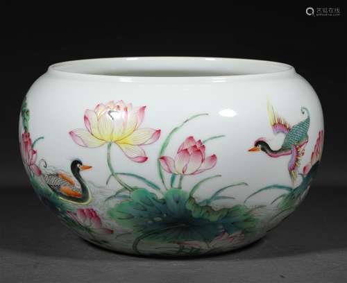 A QING DYNASTY FAMILLE ROSE FLOWER AND BIRD WASHER