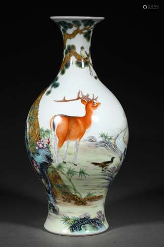 A QING DYNASTY FAMILLE ROSE DEER GRAIN OLIVE BOTTLE