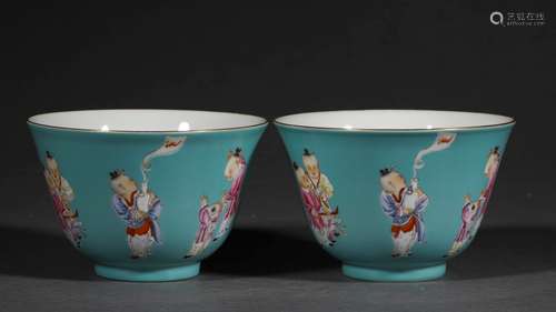 A PAIR OF QING DYNASTY TOPHUS GROUND CHILD PLAY PATTERN BOWL...