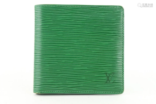 Louis Vuitton Green Epi Leather Borneo Men's Bifold