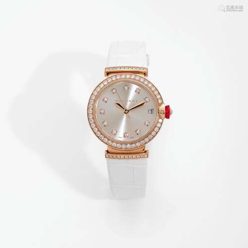 BULGARI LUCEA MONTRE BRACELET DE DAME En or rose, fond doré,...