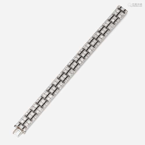 BRACELET RUBAN ART DECO En platine, les motifs articulés pav...