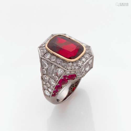 *LOT EN IMPORTATION TEMPORAIRE* BAGUE CHEVALIERE En or gris,...