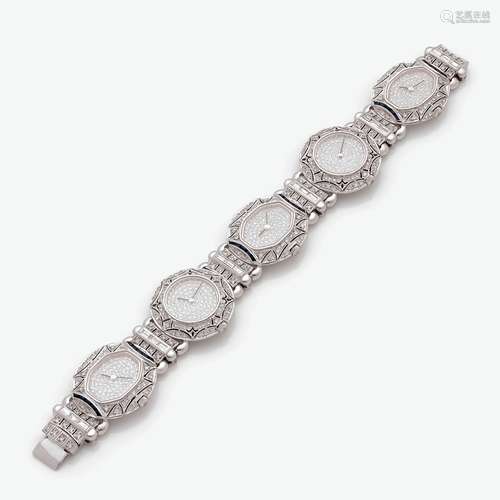 ROBERTO LEGNAZZI BRACELET En or gris, en suite de cinq cadra...