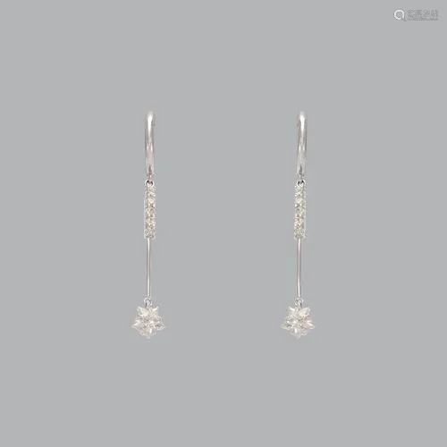 14K WHITE GOLD LADIES DROP DANGLE FLOWER CZ SET EAR…