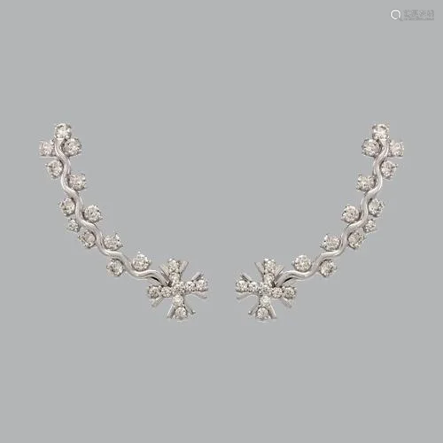 14K WHITE GOLD LADIES FANCY CRAWLER BRANCH CZ EARRI…