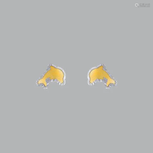 14K TWO TONE GOLD CHILDRENS FANCY DOLPHIN STUD E…