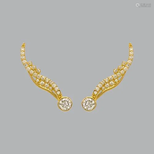 14K YELLOW GOLD LADIES FANCY CRAWLER FLOWER CZ EARRI…