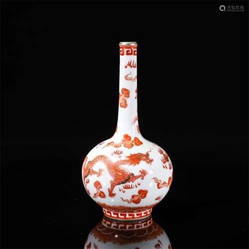 Chinese fanhong gold painted bottle with pattern of dragon