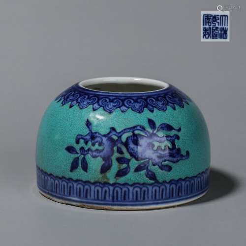 Chinese Blue and white green glazed porcelain vessel