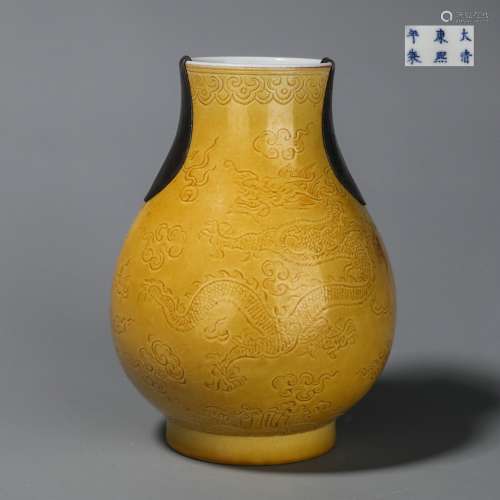 Chinese Yellow glazed small jar with pattern of dragon