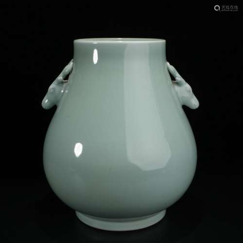 Chinese Green glazed porcelain vessel