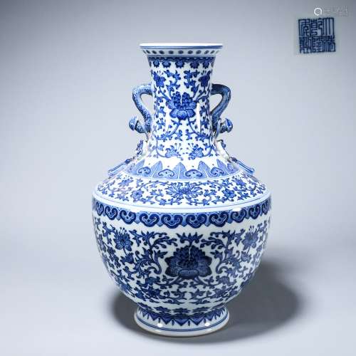 Chinese Blue and white ruyi vessel with pattern of lotus