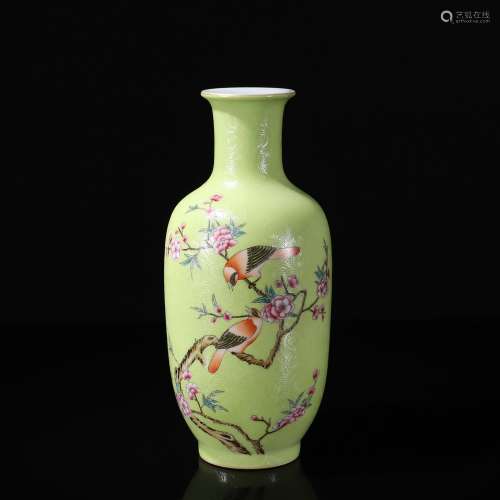 Chinese famille rose porcelain bottle