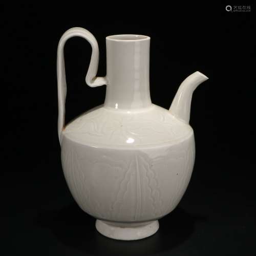 Chinese White glazed porcelain pot