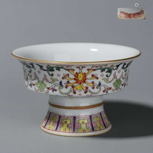 Chinese famille rose porcelain cup with pattern of flower