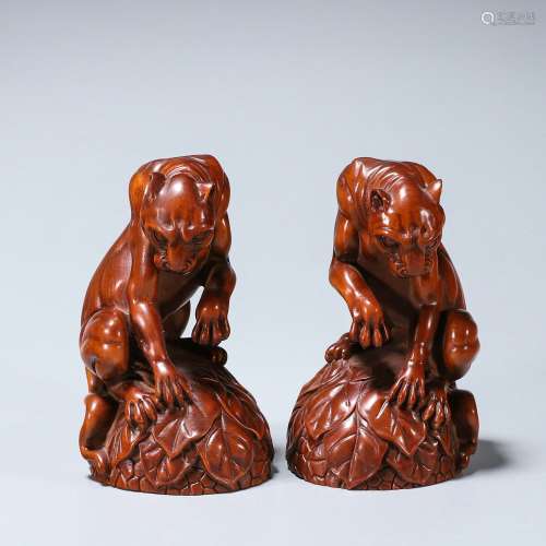 Chinese pair of boxwood wooden paperweights