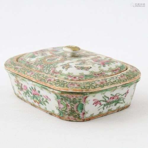 CHINE CANTON XIXème Siècle BOITE A SAVON en porcelaine polyc...