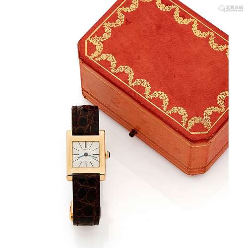 Cartier, PetiteTank, n°42534/014xxx, vers 1958 Une rare mont...