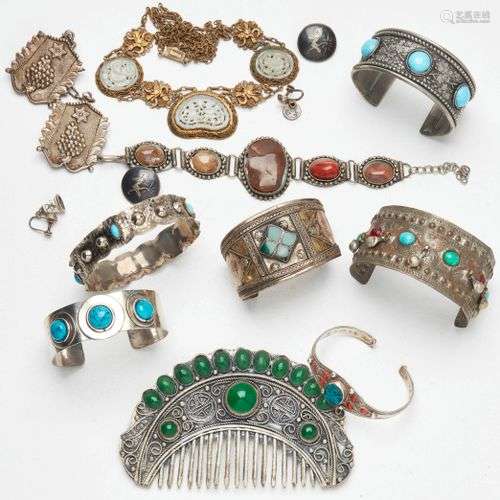 UN GROUPE DE BIJOUX DU MOYEN-ORIENT, ORIENTAUX ET AUTRES, co...