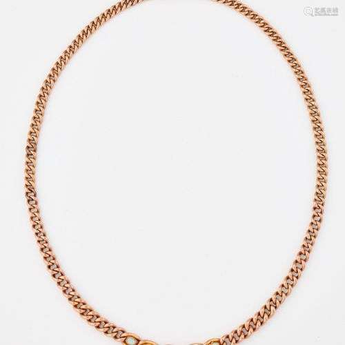 COLLIER D'OPALES EN OR ROSE, opales ovales graduées dans des...