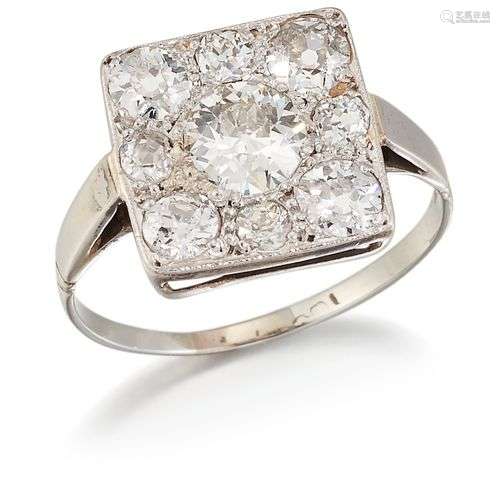 AN ART DECO DIAMANT RING, milgrain set with round-cut diamon...