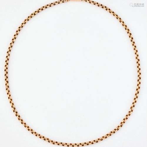 UN COLLIER EN CHAÎNE BELCHER. Longueur 42.5cm, 9.3 grammes10...