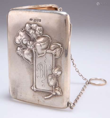 AN ARTS AND CRAFTS SILVER AIDE MEMOIRE, par Colen Hewer Ches...