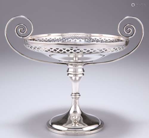 TAZZA EN ARGENT GEORGE V, par Richard Martin & Ebenezer Hall...