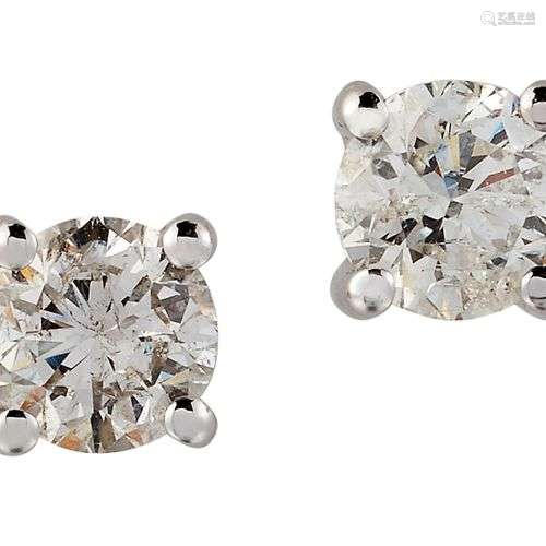 PAIRE DE BOUCLES D'OREILLES EN DIAMANT SOLITAIRE, diamants r...