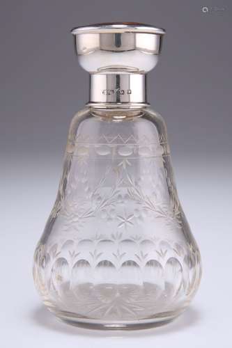 BOUTEILLE DE PARFUM GEORGE V EN ARGENT ET TORTOISHELL, par O...