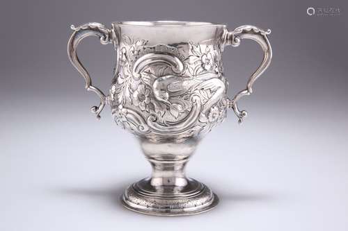 Tasse à deux anses en argent irlandais GEORGE III, par Matth...