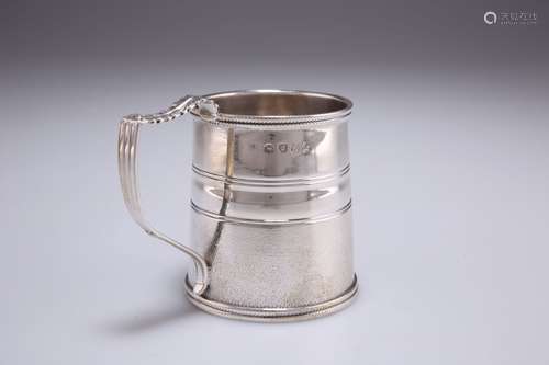 TASSE EN ARGENT GEORGE III, par George Knight, Londres 1819,...