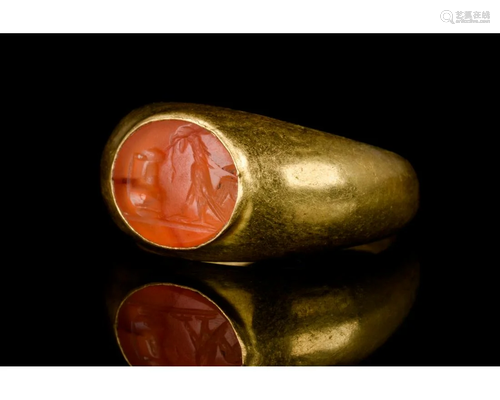 ROMAN GOLD INTAGLIO RING WITH COCKEREL