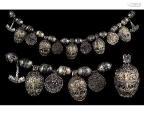 RARE VIKING SILVER NECKLACE WITH BEADS AND AMUL…