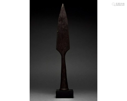 LARGE MEDIEVAL IRON SPEAR HEAD