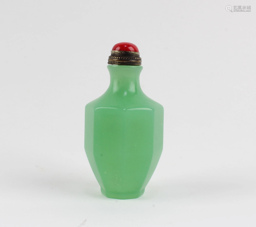 Chinese Peking Glass Snuff Bottle