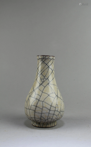 Chinese Geyao Vase